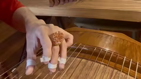 Becoming a Guzheng Performer VII: Fourth Finger