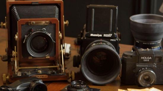 Analog Photography: Shooting &amp; Processing Black-and-White Film