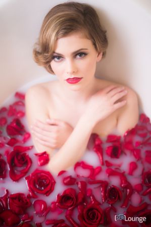 SLR Lounge - Fine Art Boudoir Scene 02: Lighting, Posing &amp; Post Production