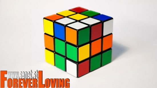 Rubiks Cube hypnotized