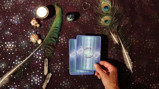 Oracle or Tarot Cards  Quick Start Guide  Choosing Your Deck