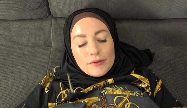 Sexwithmuslims Lauren Black Lazy Babe In Hijab Gets Hardcore Penetration E223 Softarchive